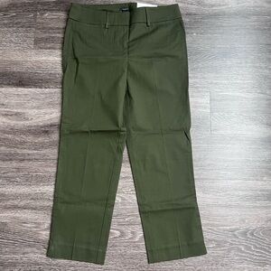 NWT LOFT green signature straight through hips and thigh crop length